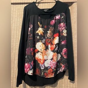 Long sleeve floral print shirt, Medium